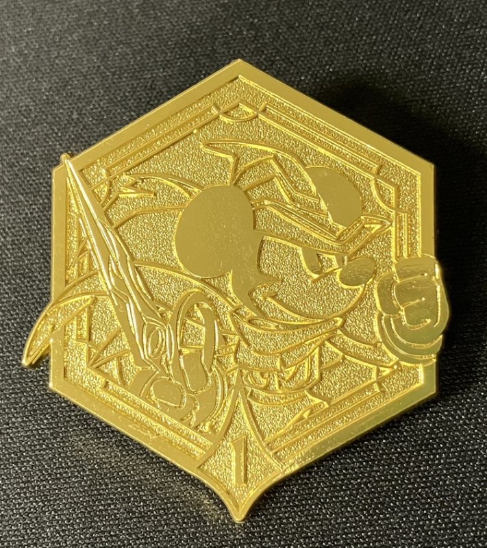 画像1: 【海外サプライ】[LORCANA] ミッキーマウス 1st Anniversary ピンバッジ (1)